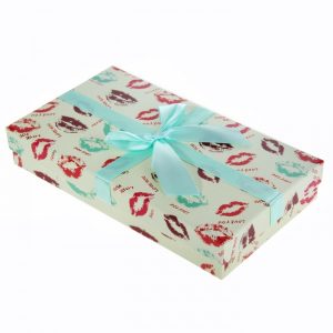 Коробка подарочная “Поцелуйчики”, 23 х 12 х 3,5 см