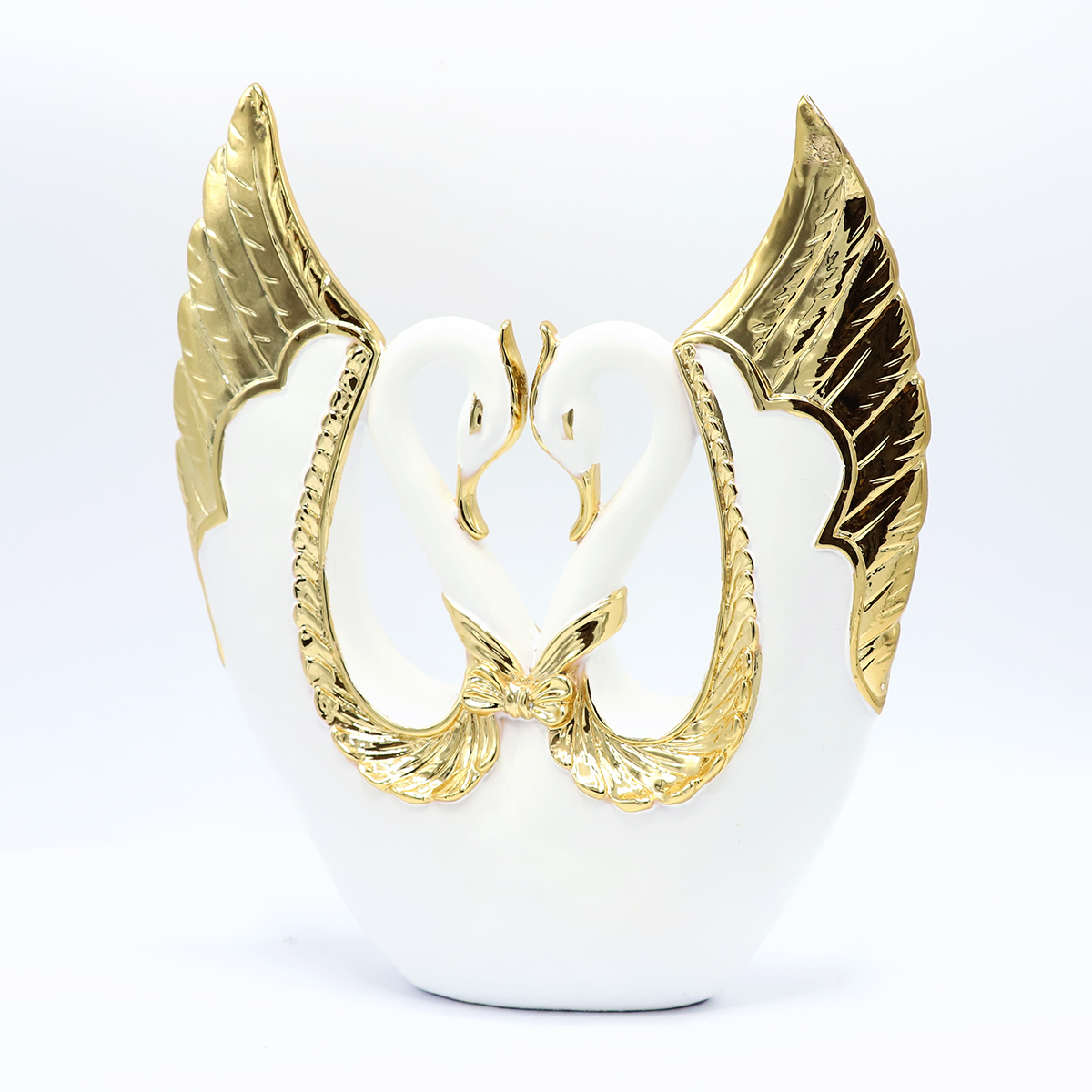 Лебеди, золото