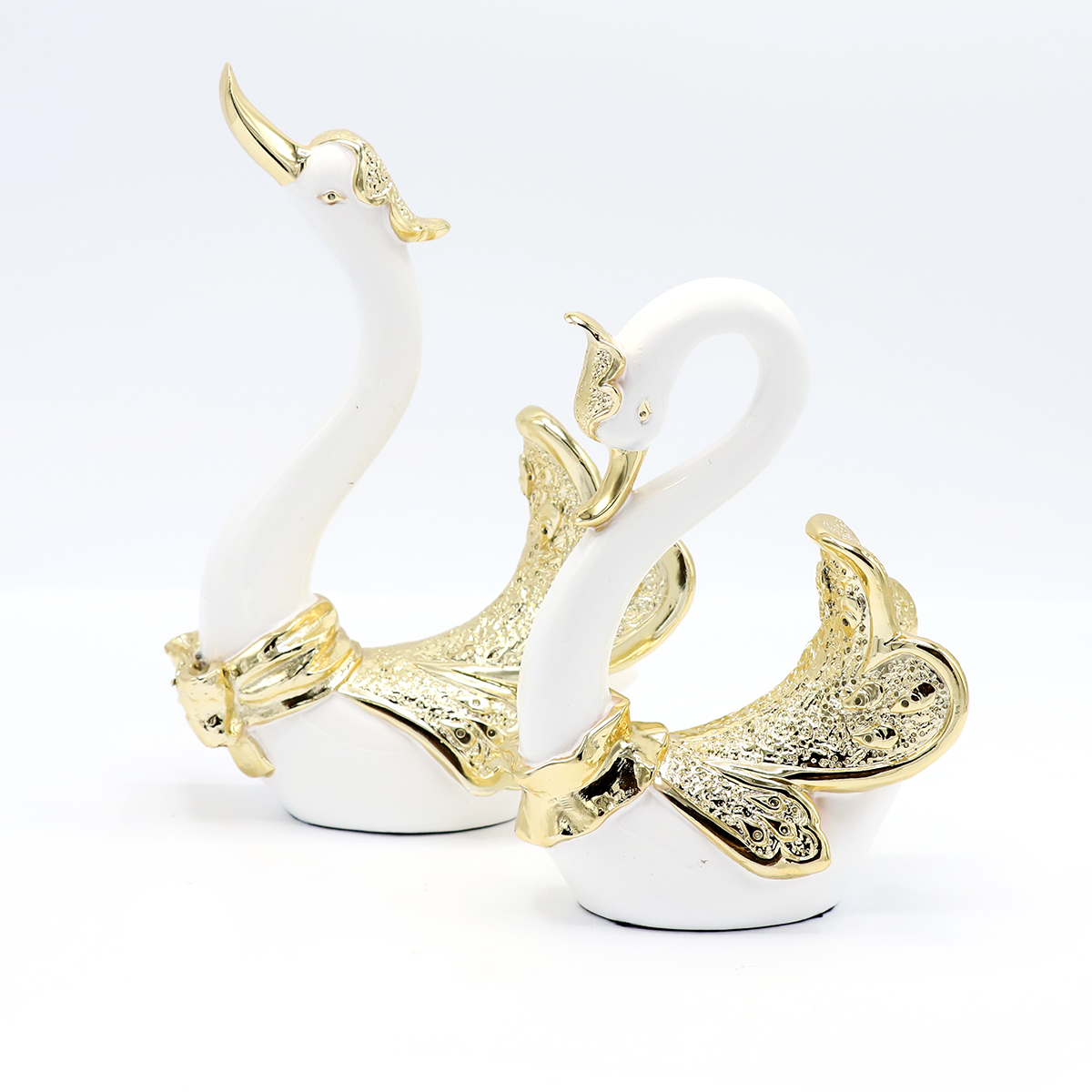 влюбленные лебеди, золото