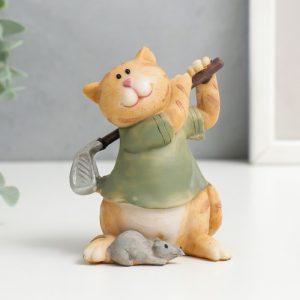 Сувенир полистоун “Кот играет с мышкой в гольф”