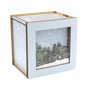 Лес в снегу (квадратная, светлая) – упаковка новогодняя из дерева